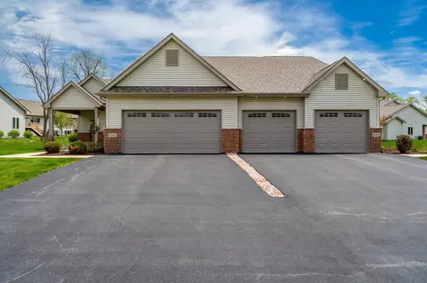 6247 Parks Edge Dr, Loves Park, IL 61111