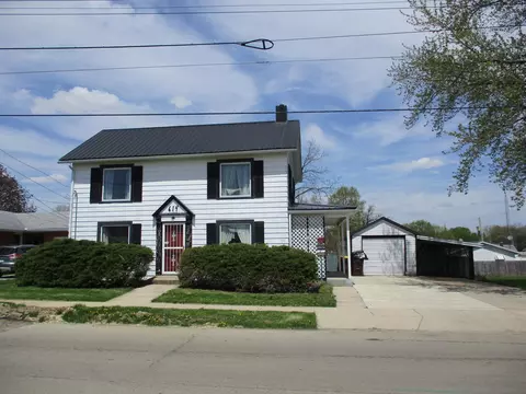 614 W Moseley St, Freeport, IL 61032