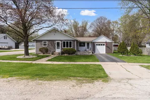 315 W Main St, Durand, IL 61024