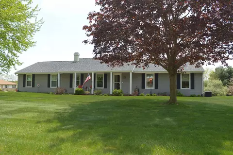 6272 Green Needle Dr, Loves Park, IL 61111