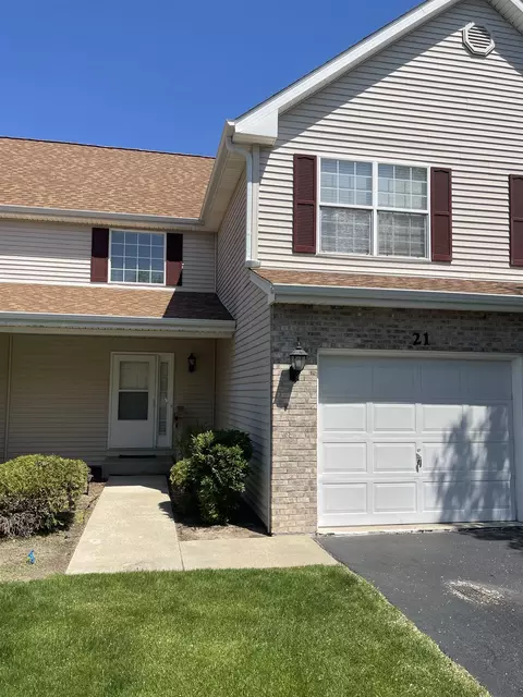 12032 Baneberry Dr #21, Roscoe, IL 61073