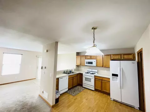 12032 Baneberry Dr #21, Roscoe, IL 61073 photo 4