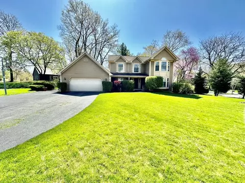 5373 Blackthorn Dr, Rockford, IL 61107