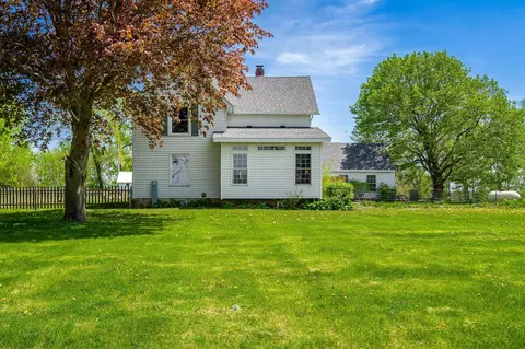 7821 N Mulford Rd, Monroe Center, IL 61052