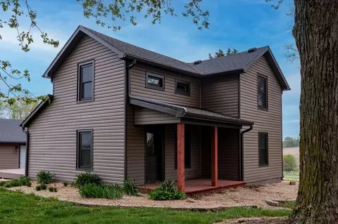 1152 W Buckeye Rd, Freeport, IL 61032