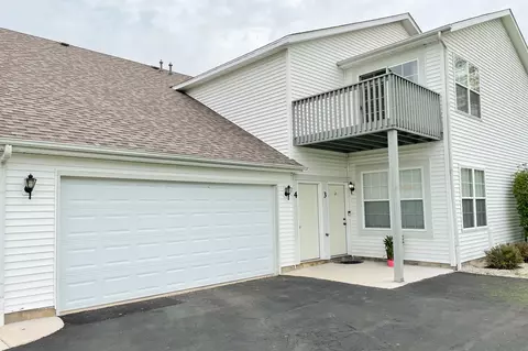 558 Mosaic Ln, Roscoe, IL 61073