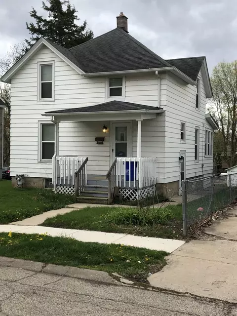 1824 Chestnut St, Rockford, IL 61102