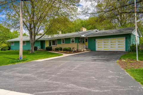 7911 Wesley Rd, Machesney Park, IL 61115