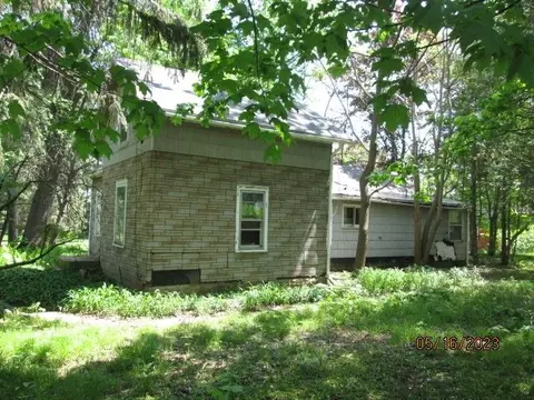 522 W State St, Cherry Valley, IL 61016 photo 3