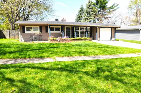 2216 Spring Brook Ave, Rockford, IL 61107