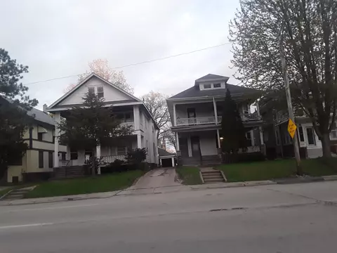 957 N Church St, Rockford, IL 61103