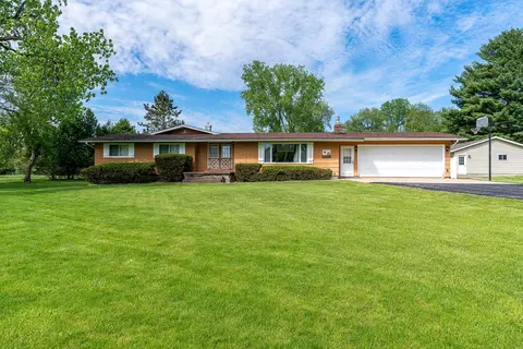 8900 Kreuder Rd, Savanna, IL 61074
