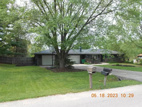 6849 Musket Ln, Roscoe, IL 61073