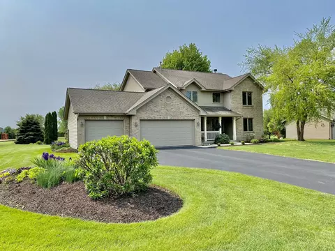 123 Boeing Trl, Poplar Grove, IL 61065