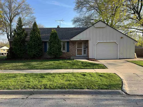 4643 Pembrooke Pl, Rockford, IL 61108