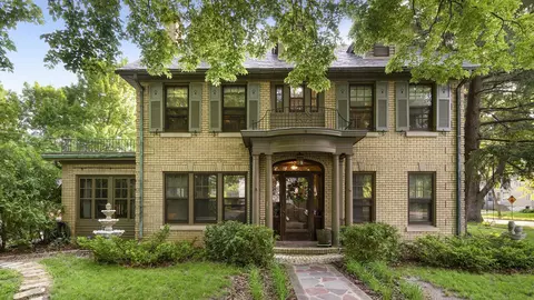 226 Logan St, Rockford, IL 61103