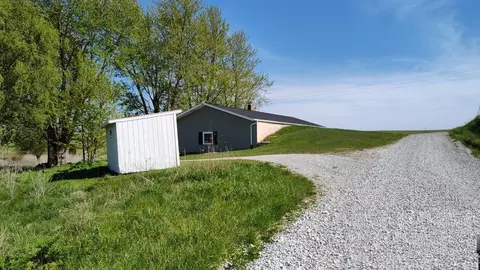 1702 E County Rd 1200 N, Carthage, IL 62321 photo 5