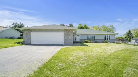 509 Don Dr, Pecatonica, IL 61063 photo 2