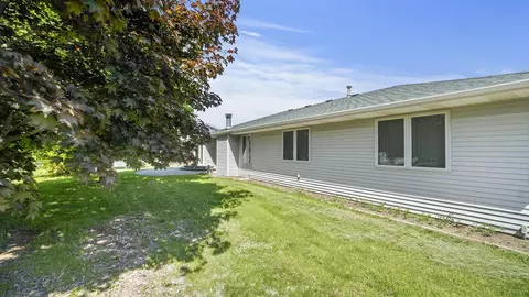 509 Don Dr, Pecatonica, IL 61063 photo 4