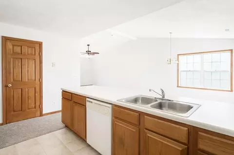 10135 Monarch Rd UNIT 120D, Roscoe, IL 61073 photo 17