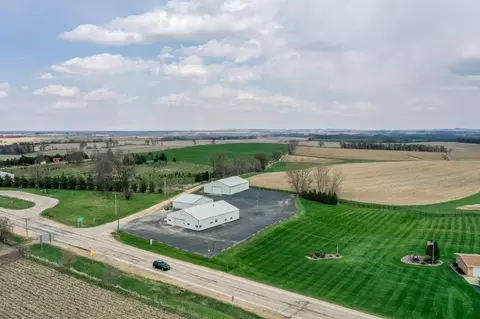9197 Il Rte 84, Galena, IL 61036