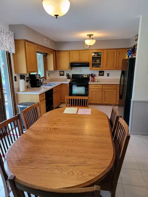 10111 Applegate, Roscoe, IL 61073 photo 3