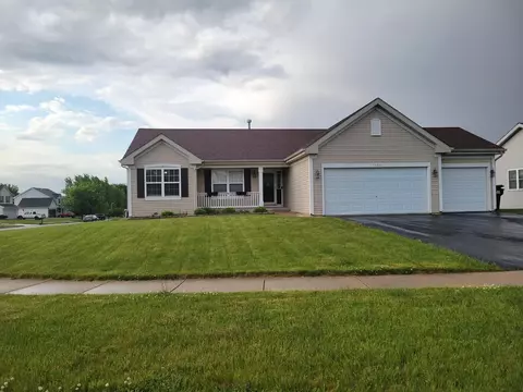 7002 Stearman Dr, Loves Park, IL 61111