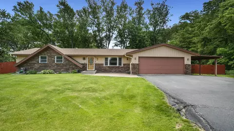 5751 Dover Rd, Rockford, IL 61109