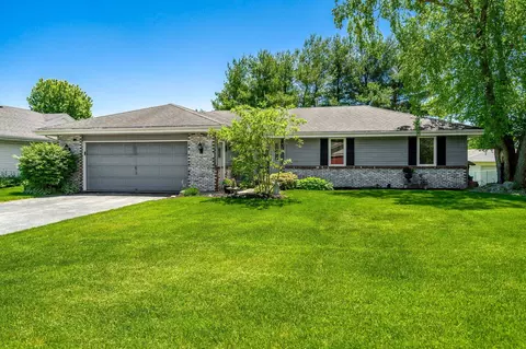 6339 Renaissance Dr, Loves Park, IL 61111
