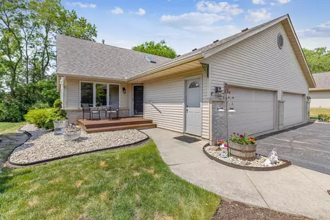 3022 Carefree Dr, Rockford, IL 61114