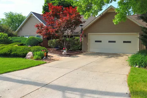 215 Fulton Ave, Rockford, IL 61103