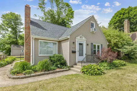 2529 Pelham Rd, Rockford, IL 61107