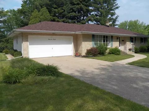 2513 Skokie Dr, Rockford, IL 61108