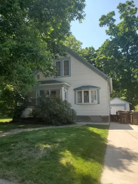 64 N Bailey, Freeport, IL 61032