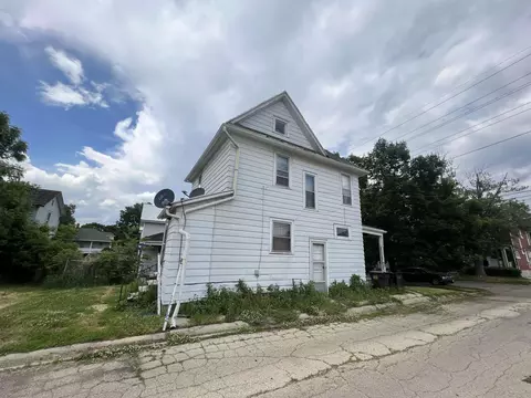 114 N Cherry Ave, Freeport, IL 61032 photo 11
