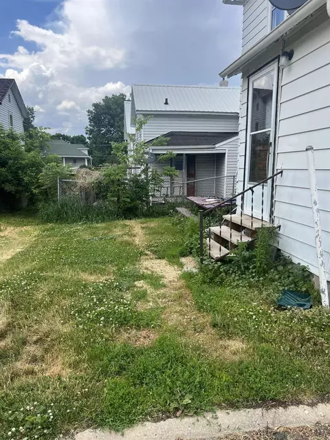 114 N Cherry Ave, Freeport, IL 61032 photo 12