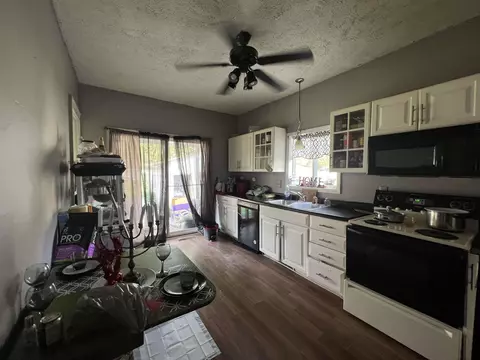 709 S 16th St, Freeport, IL 61032 photo 7