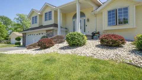 2302 E West Hart Rd, Beloit, WI 53511 photo 3
