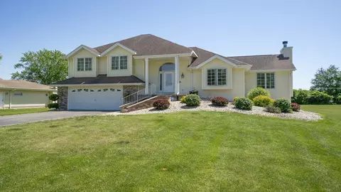2302 E West Hart Rd, Beloit, WI 53511 photo 1
