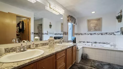 2302 E West Hart Rd, Beloit, WI 53511 photo 25