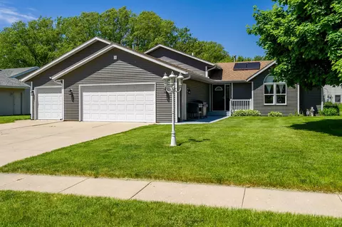 4452 Kingsbury Dr, Loves Park, IL 61111