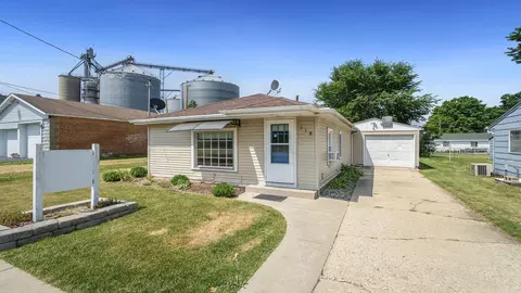 118 S Pine St, Stillman Valley, IL 61084