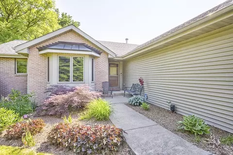 6648 Wellingham Cir, Rockford, IL 61108