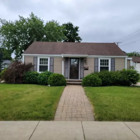 957 W Empire St, Freeport, IL 61032