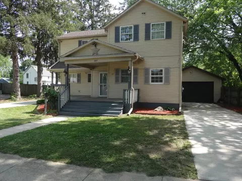 905 Madison St, Oregon, IL 61061