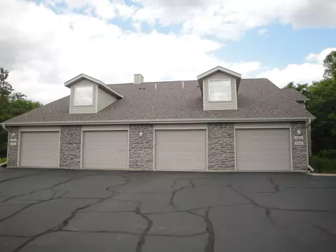 625 Mill Ridge Dr, Byron, IL 61010