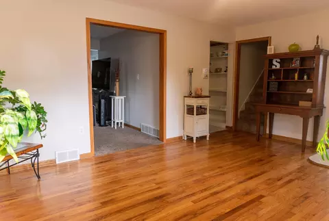 5473 Reimer Dr, Roscoe, IL 61073 photo 2