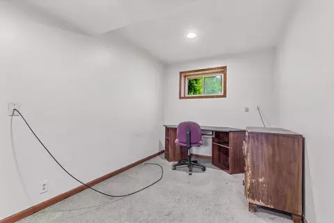 4606 Straw Ln, Roscoe, IL 61073 photo 8