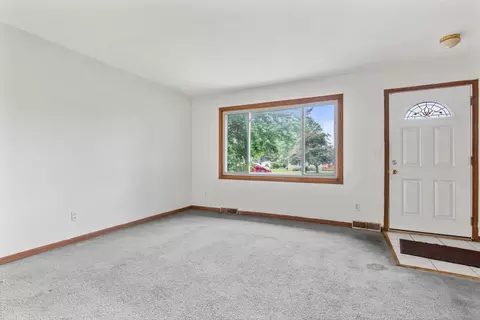4606 Straw Ln, Roscoe, IL 61073 photo 5