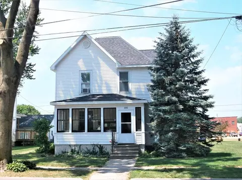 105 S Jackson Ave, Polo, IL 61064